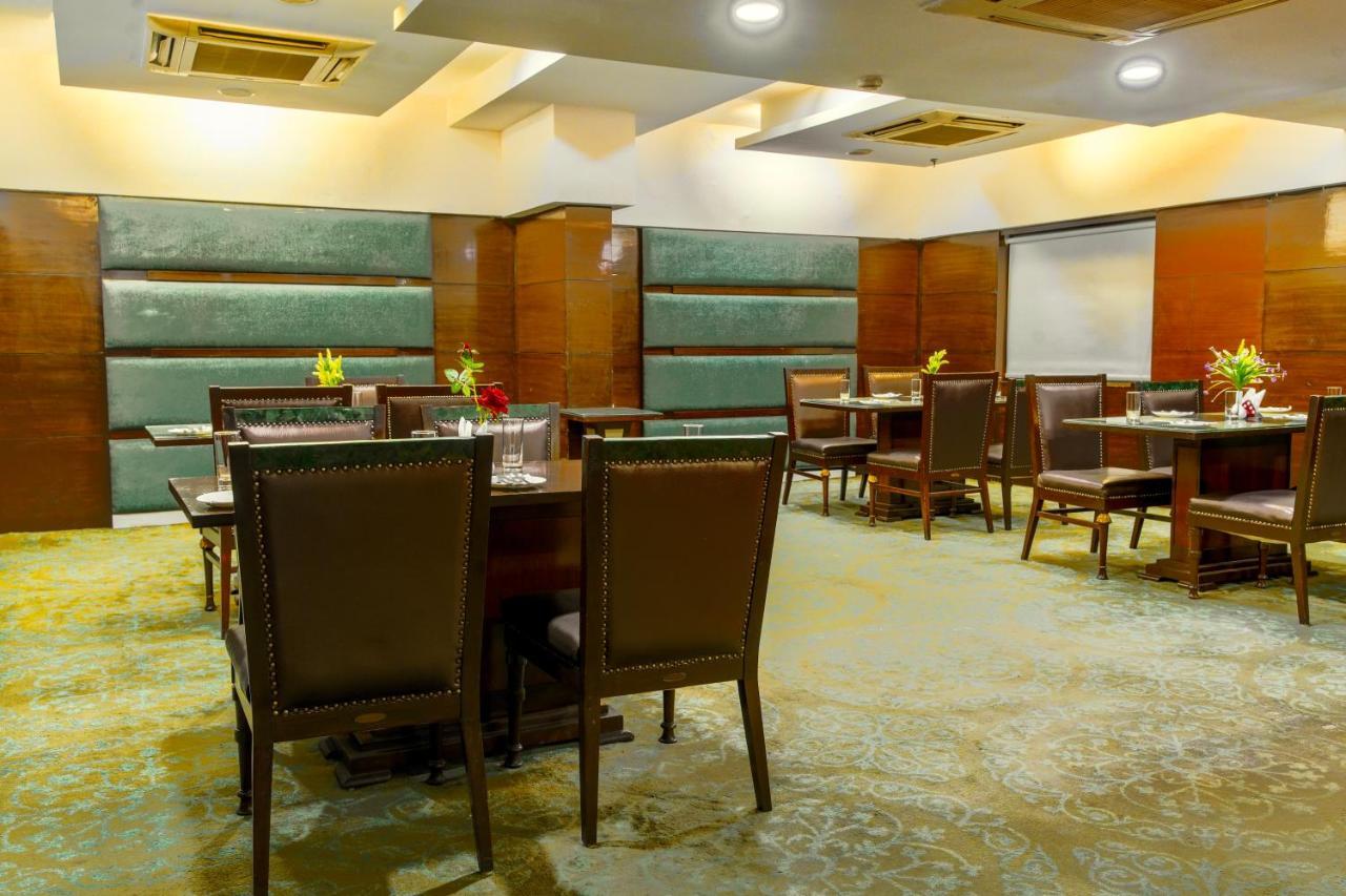 Hotel Gis Select Banjara Hill Hyderabad Exterior foto