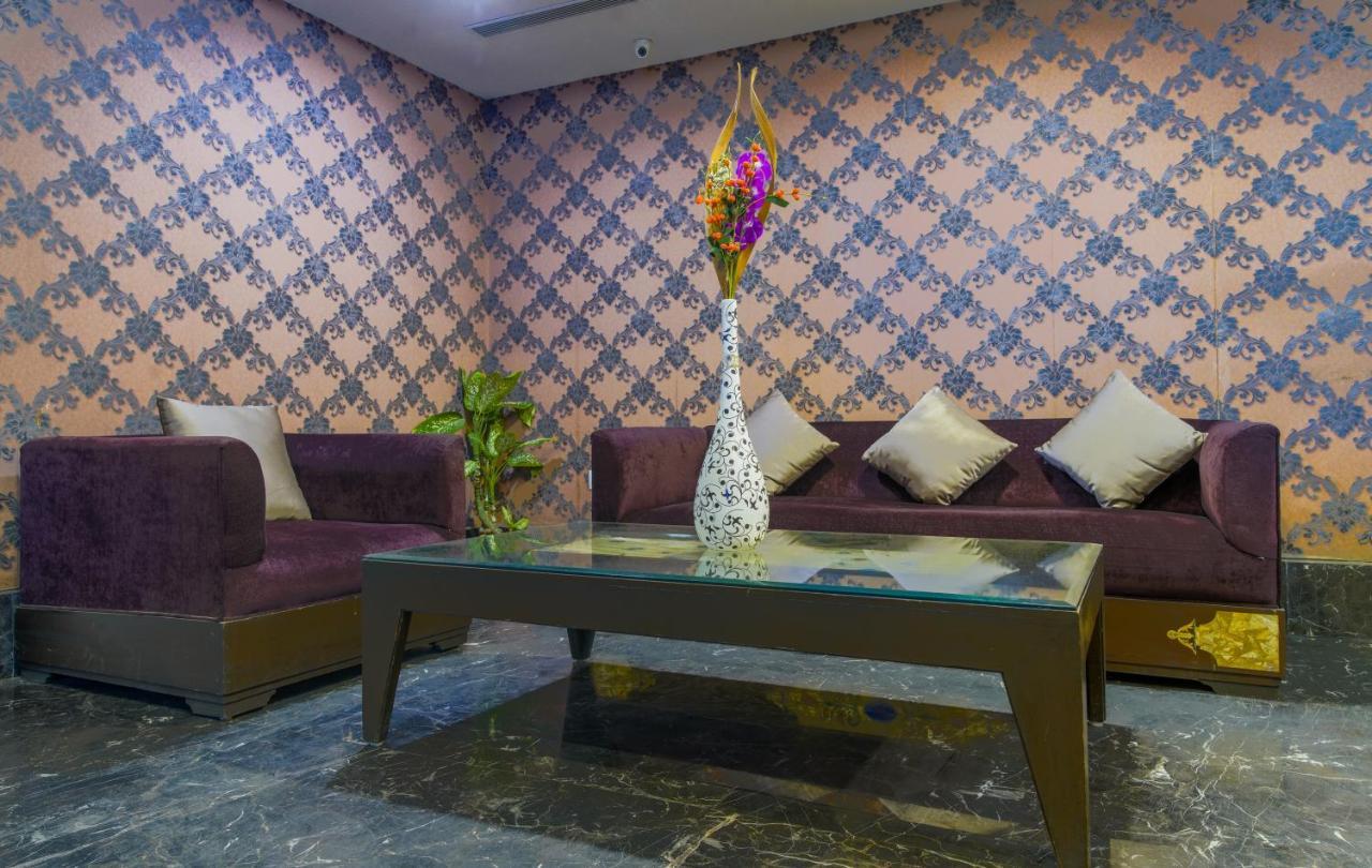 Hotel Gis Select Banjara Hill Hyderabad Exterior foto