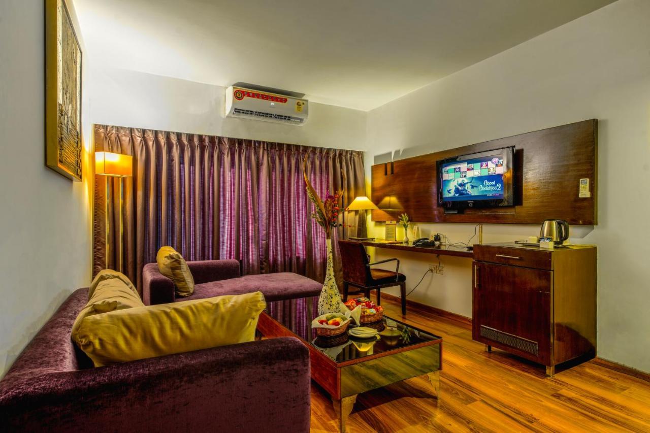 Hotel Gis Select Banjara Hill Hyderabad Exterior foto