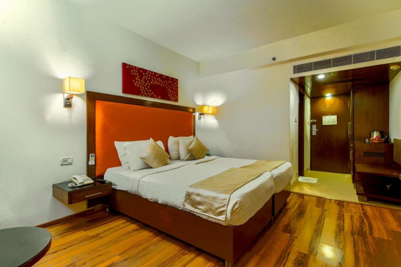 Hotel Gis Select Banjara Hill Hyderabad Exterior foto